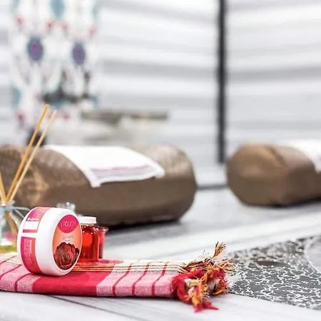 Aparthotel Begonville Side