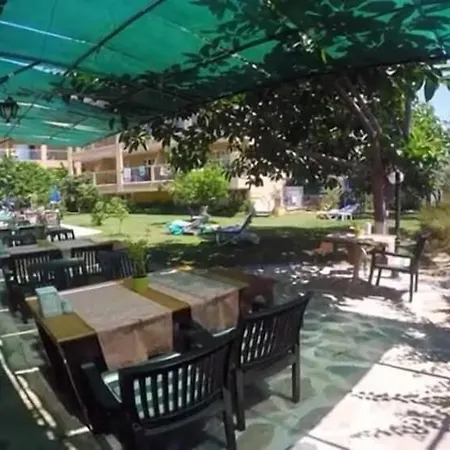 Aparthotel Begonville Side